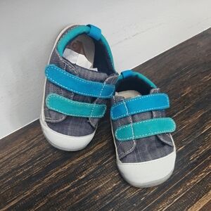 See Kai Run Waylon Denim-Style Sneakers with Straps Baby Walker 5.5
